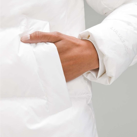 Lululemon Athletica White Puffer Jacket with Cropped Design - Picture 4 of 16